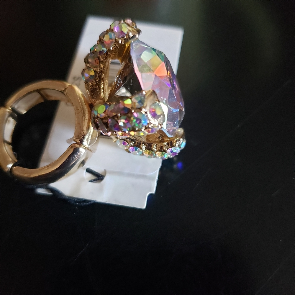 NWT Golden Rainbow Rhinestone Ring - Picture 4 of 7